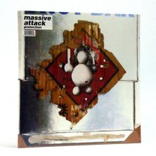 MASSIVE ATTACK - Protection