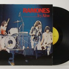RAMONES - It's Alive